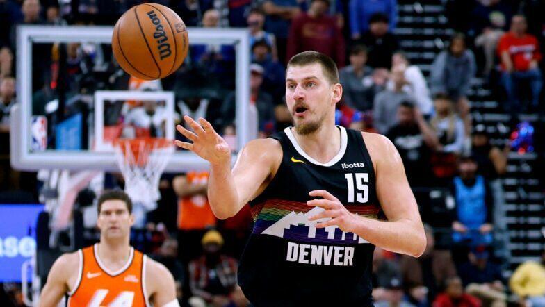 米兰体育app下载-NBA历史首现!约基奇单赛季包揽助攻王+篮板王:MVP还有戏吗?